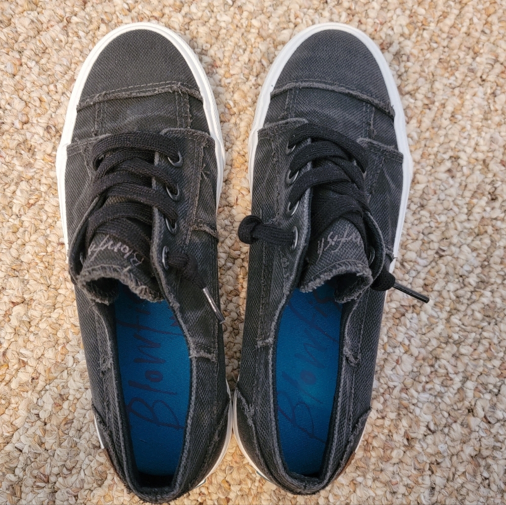 Blowfish Malibu Black Canvas Sneakers NIB - Picture 3 of 8